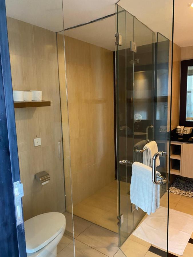 Stylish 2 Bedroom Penthouse Apt, Newly Refreshed, 50 Mbps, Pool, Gym, Resto Кута Экстерьер фото