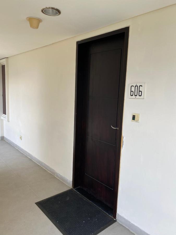 Stylish 2 Bedroom Penthouse Apt, Newly Refreshed, 50 Mbps, Pool, Gym, Resto Кута Экстерьер фото